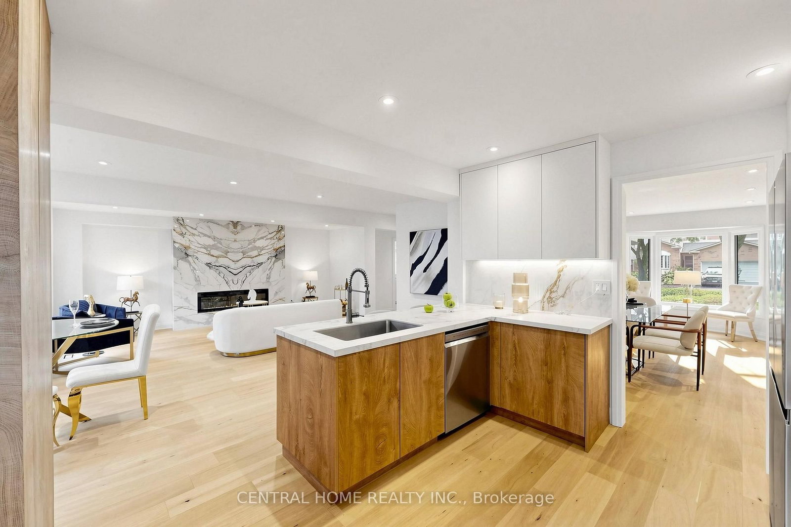 15 Closs Square • Aurora, ON photo 17