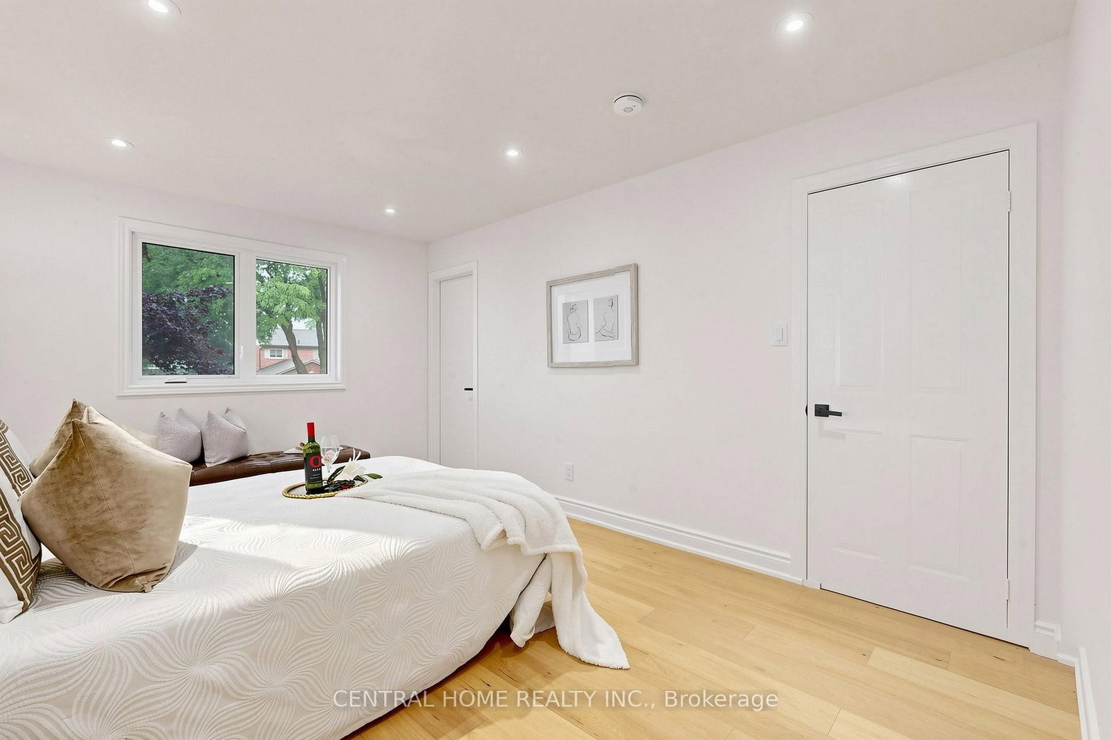 15 Closs Square • Aurora, ON photo 25