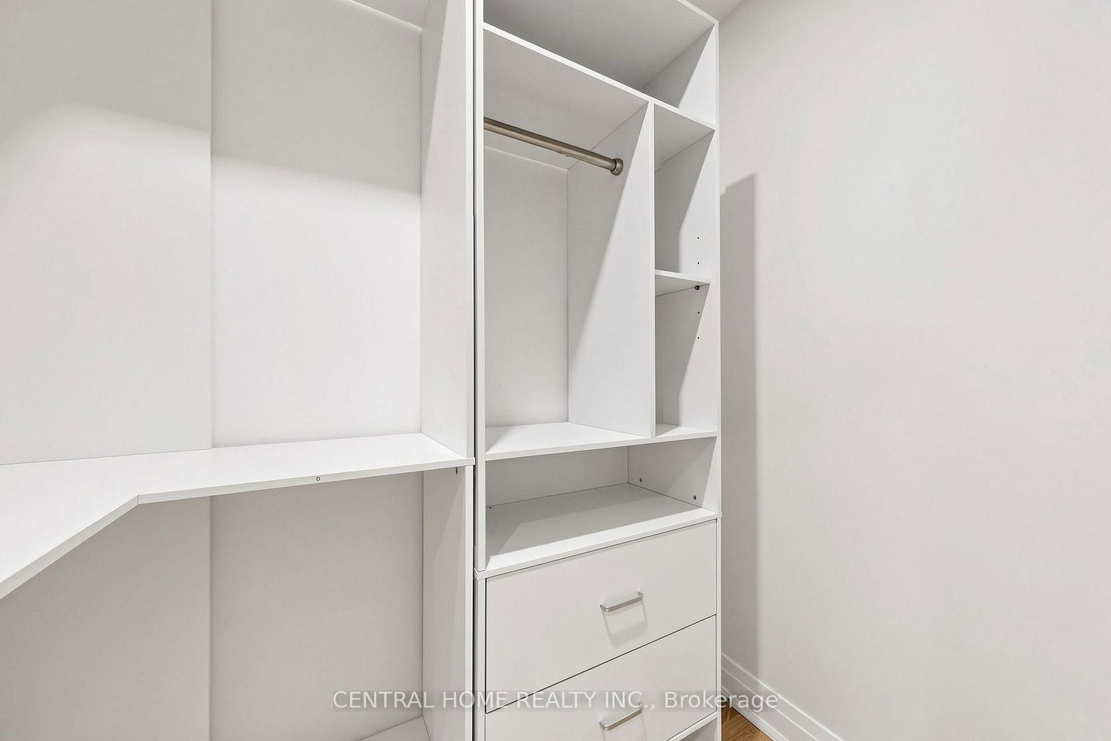 15 Closs Square • Aurora, ON photo 30