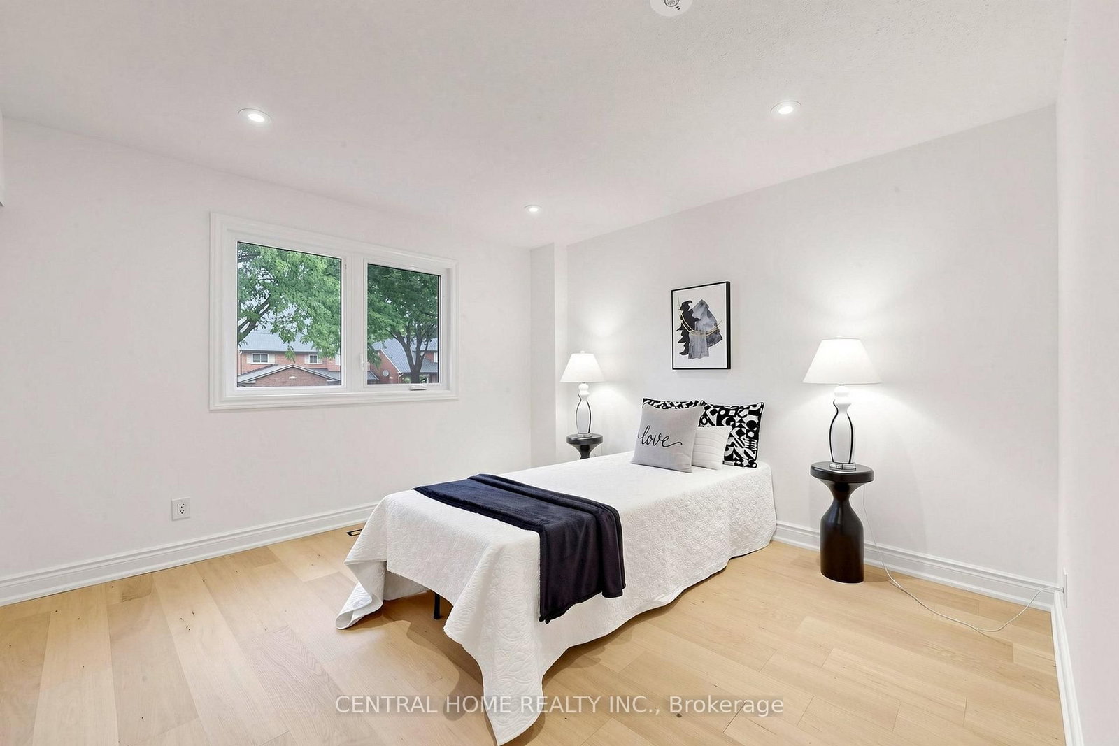 15 Closs Square • Aurora, ON photo 31