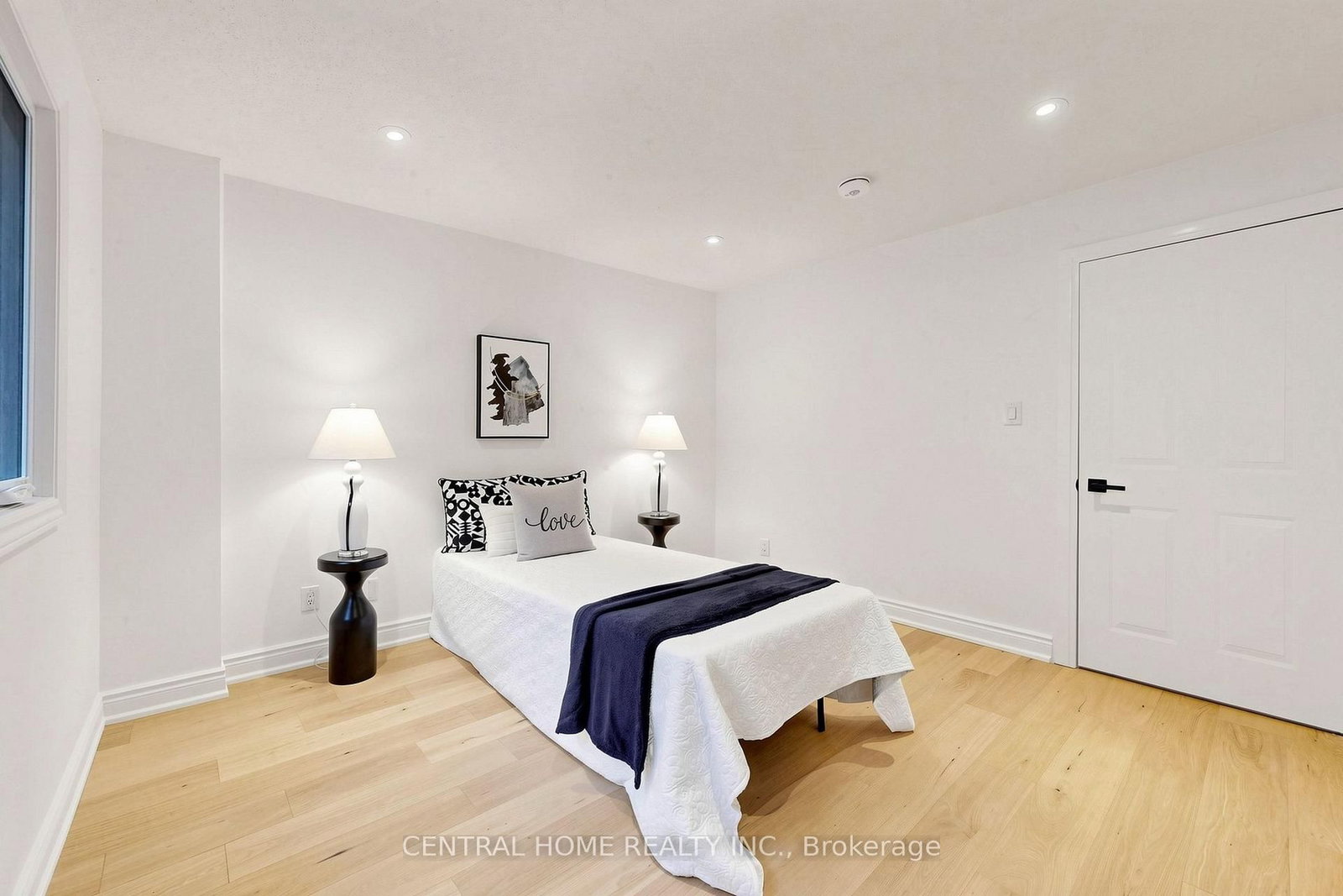 15 Closs Square • Aurora, ON photo 32