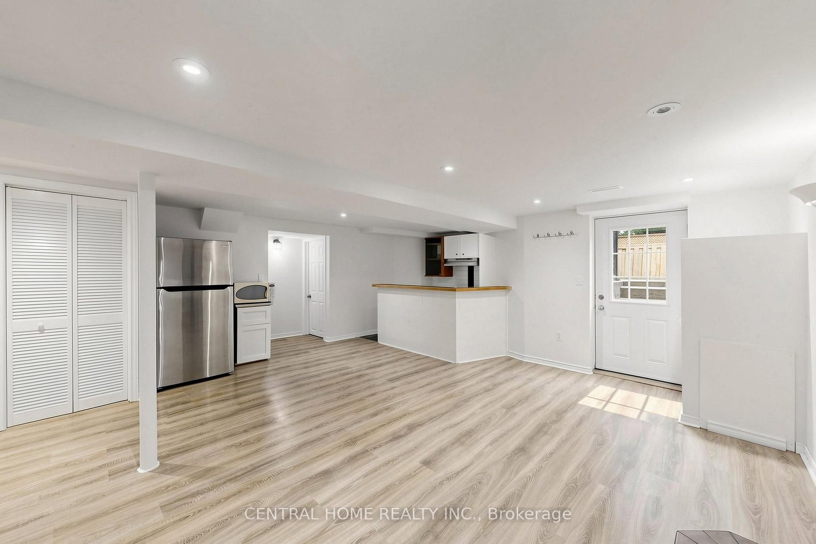 15 Closs Square • Aurora, ON photo 38