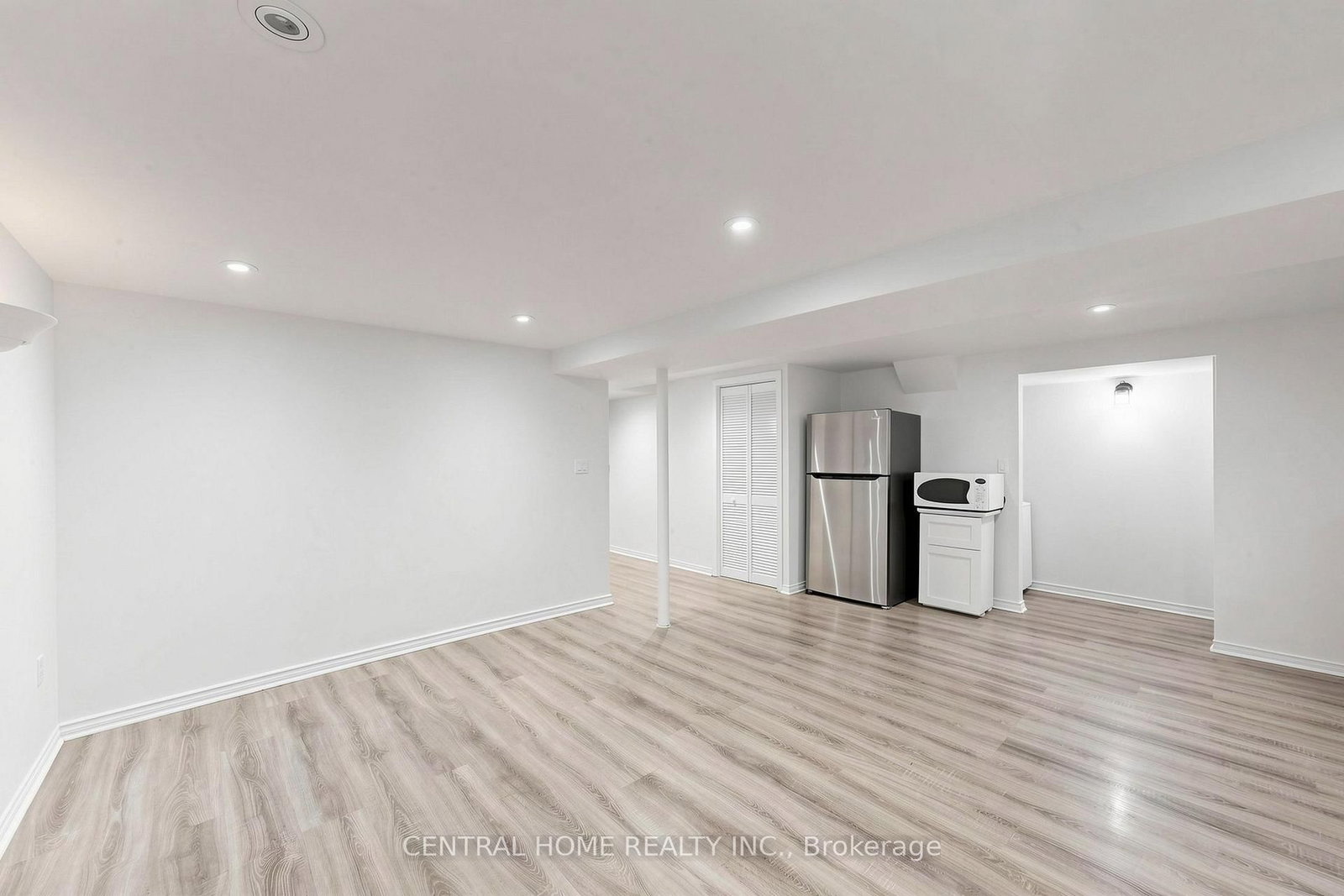 15 Closs Square • Aurora, ON photo 39