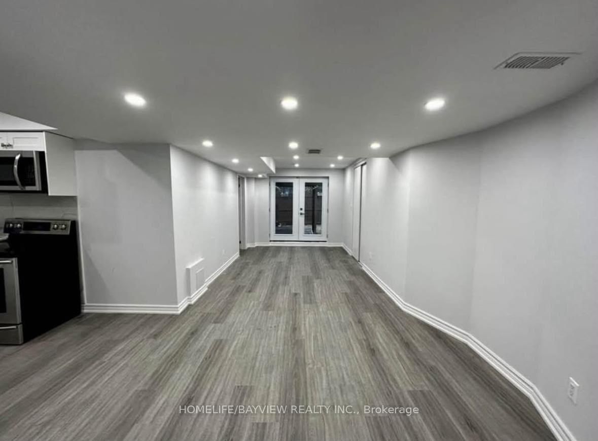 Bsmnt - 613 Osler Court, Newmarket 2