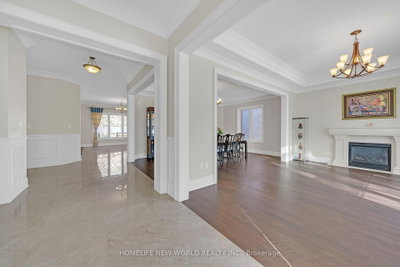 10 Stancroft Drive • Richmond Hill, ON photo 6