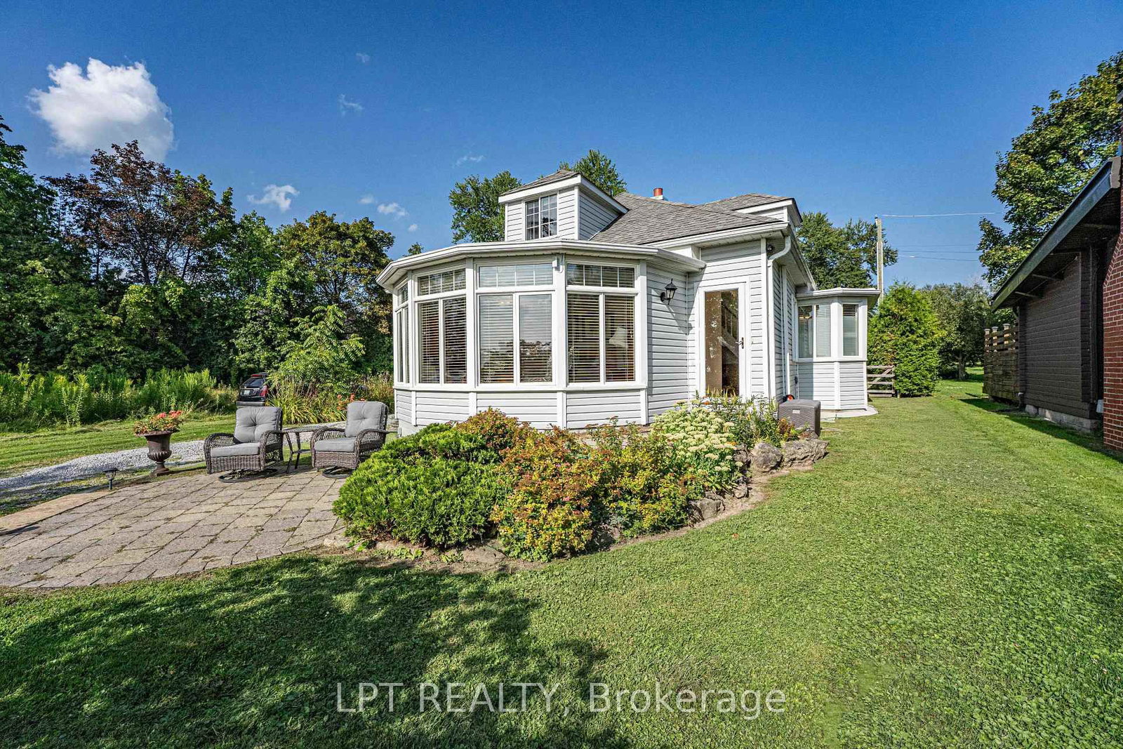 Listing Image 9
