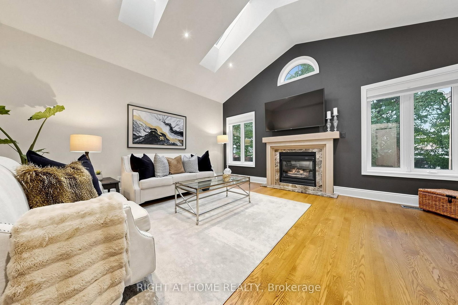 1019 Northern Prospect Crescent • Newmarket, ON photo 9