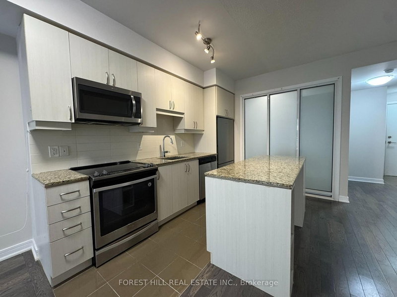 NW 208 - 9201 Yonge Street