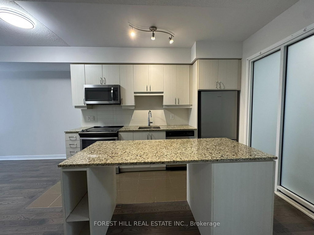NW 208 - 9201 Yonge Street 3
