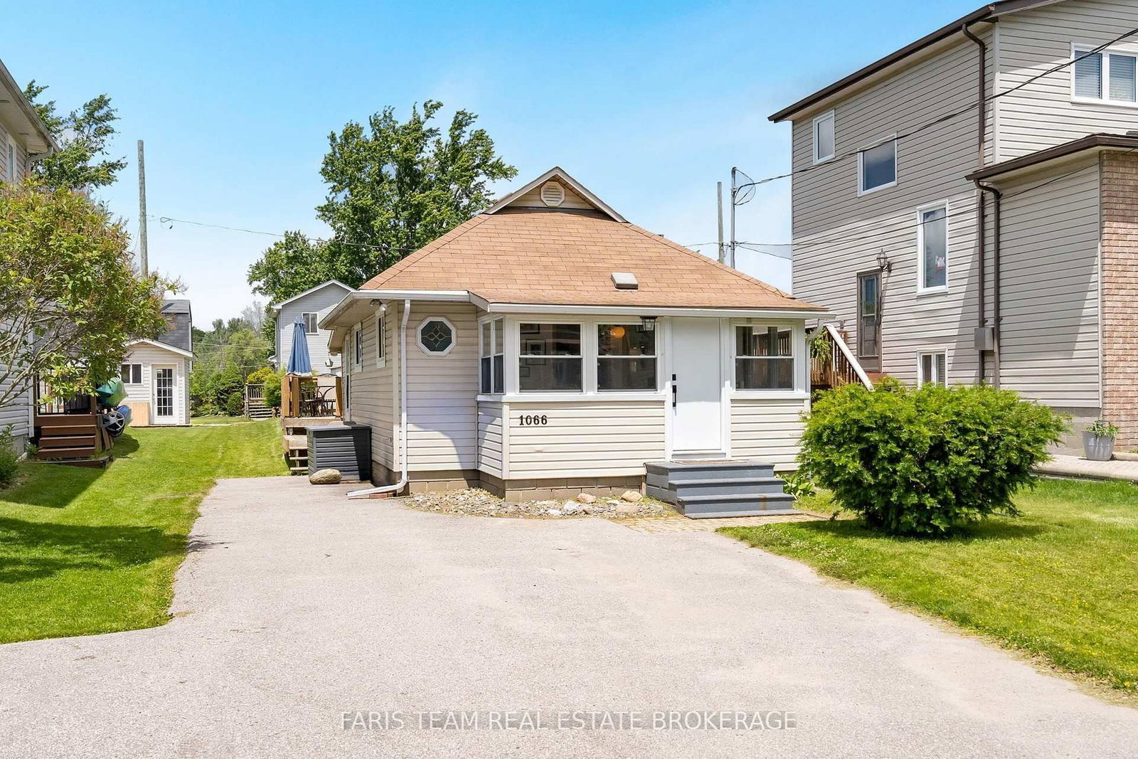 1066 Wood Street • Innisfil, ON photo 1