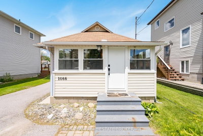 1066 Wood Street • Innisfil, ON photo 4