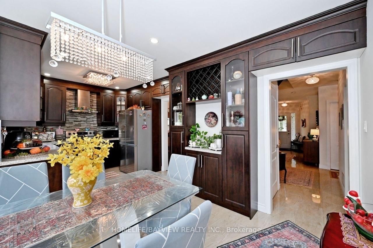 15 El Dorado Street • Richmond Hill, ON photo 13