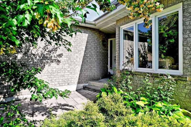 15 El Dorado Street