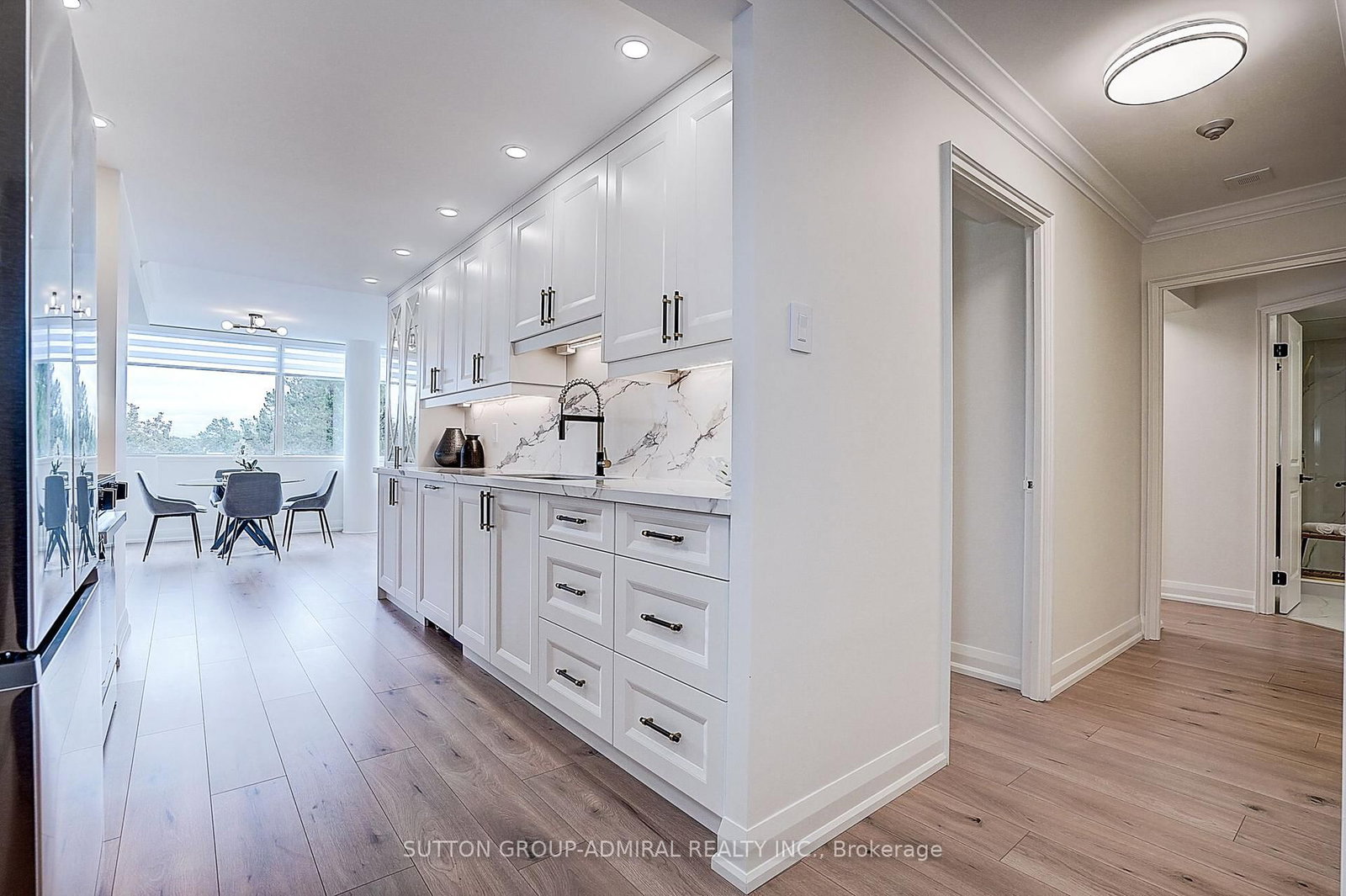 20 Harding Boulevard W • #417 • Richmond Hill, ON photo 11