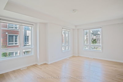 18 Imperial College Lane • Markham, ON photo 8
