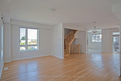 18 Imperial College Lane • Markham, ON photo 9