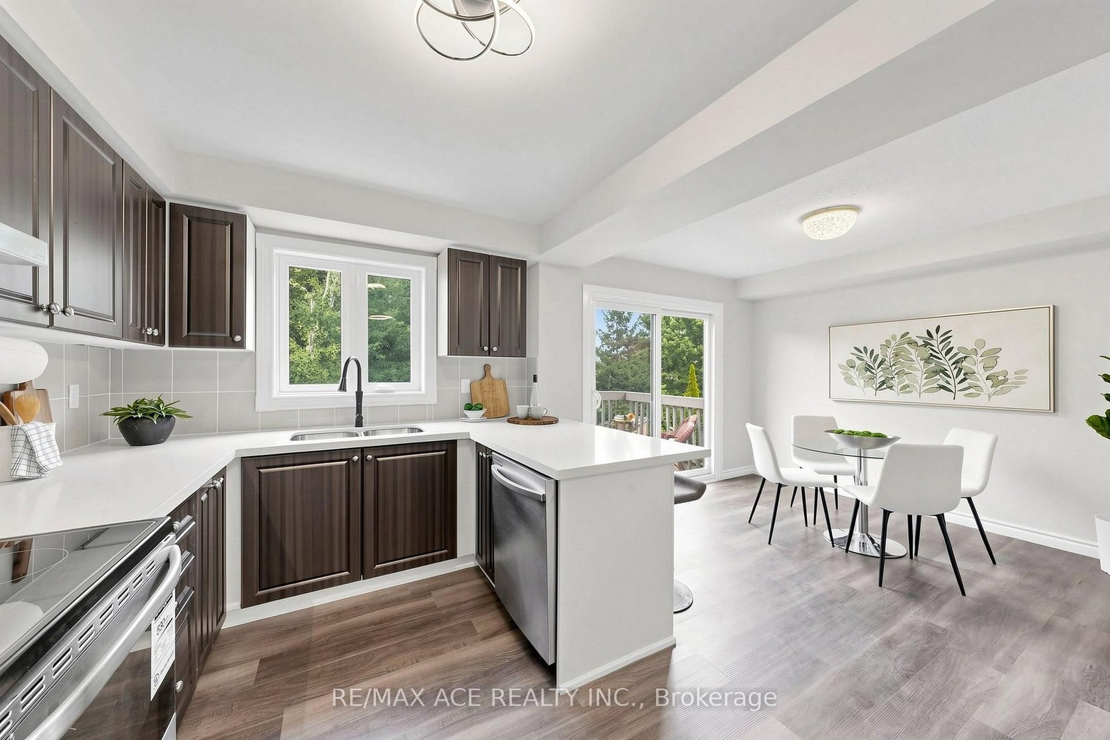 119 Primeau Drive • Aurora, ON photo 12