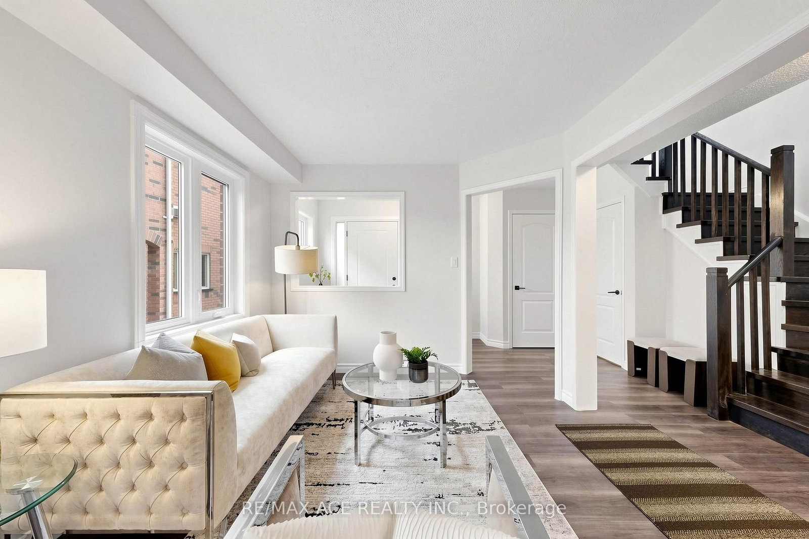 119 Primeau Drive • Aurora, ON photo 8