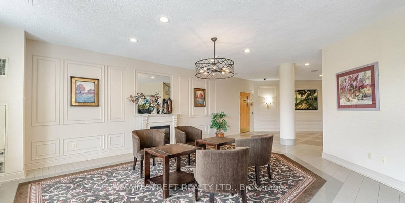314 - 326 Major Mackenzie Drive E