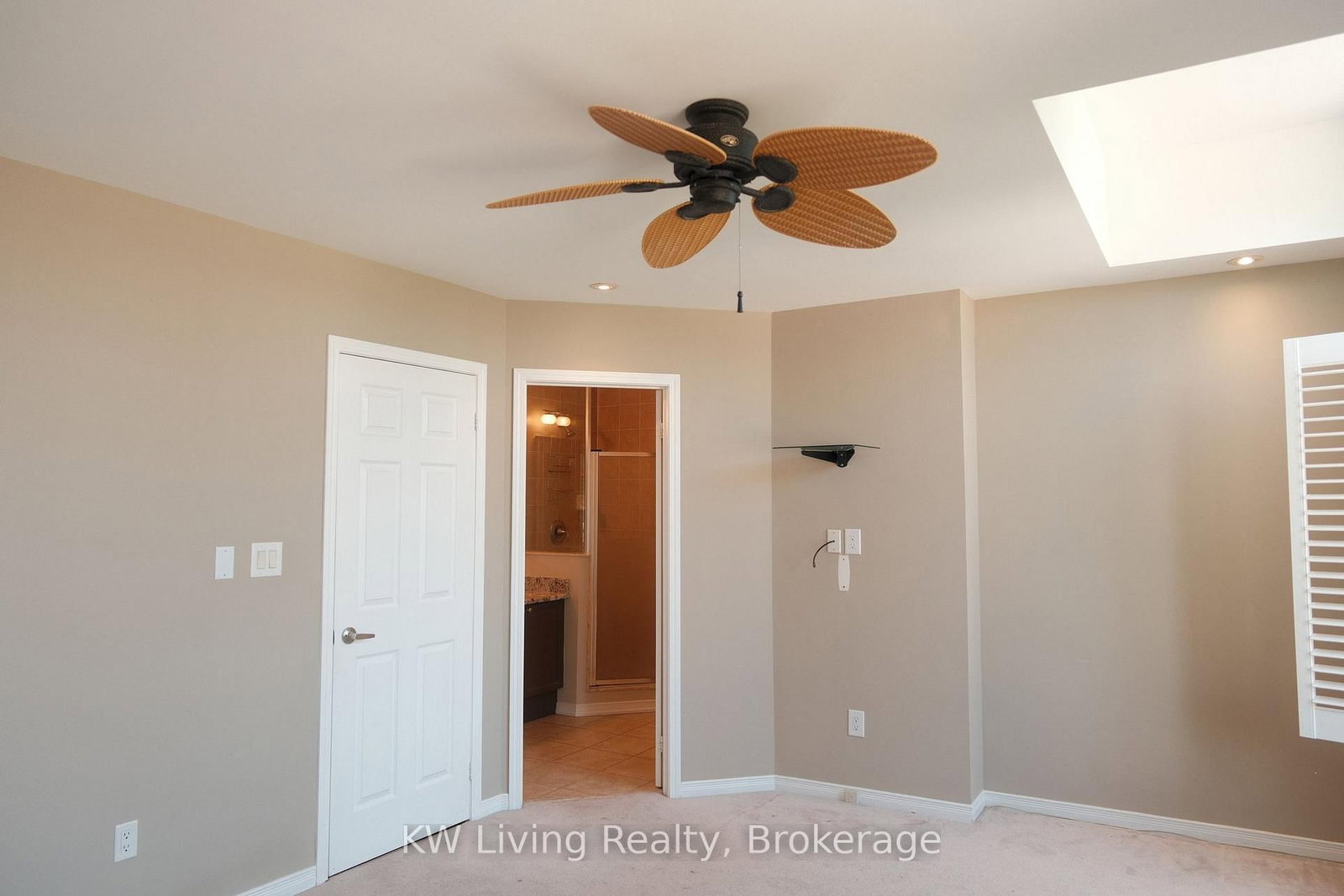 120 Chapman Court • Aurora, ON photo 21
