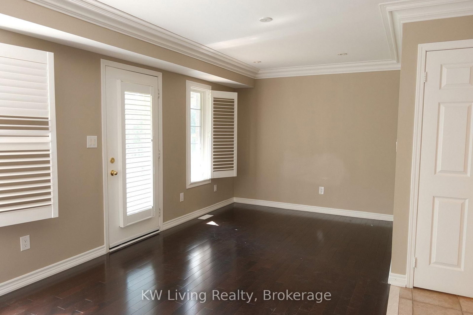120 Chapman Court • Aurora, ON photo 37