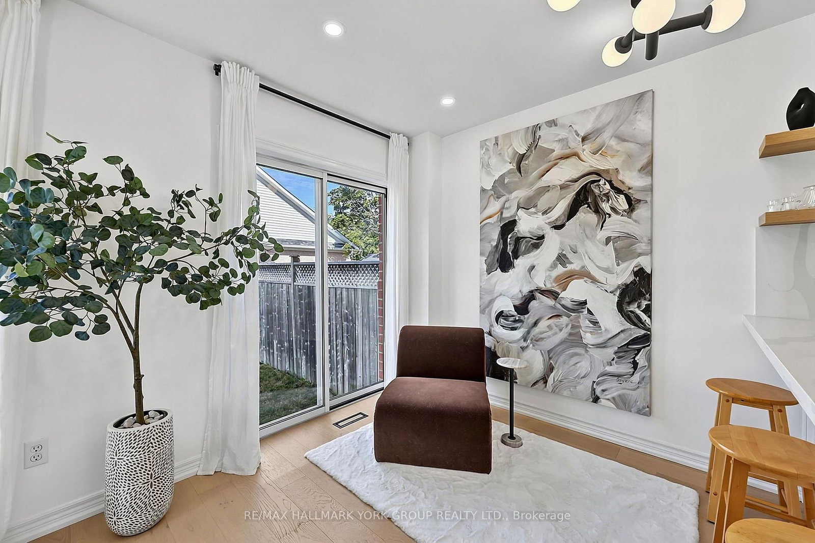 74 Snedden Avenue • Aurora, ON photo 12