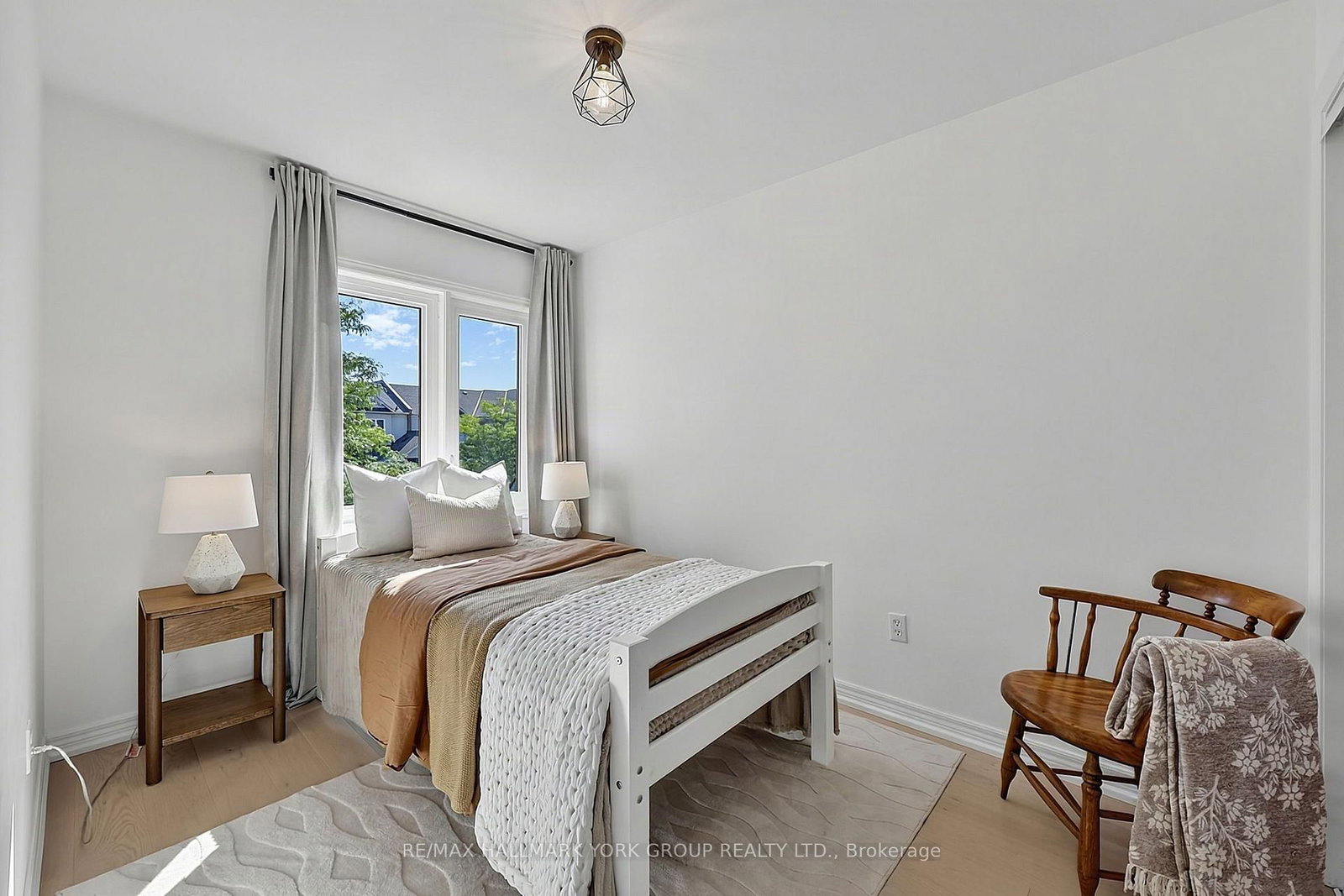 74 Snedden Avenue • Aurora, ON photo 23