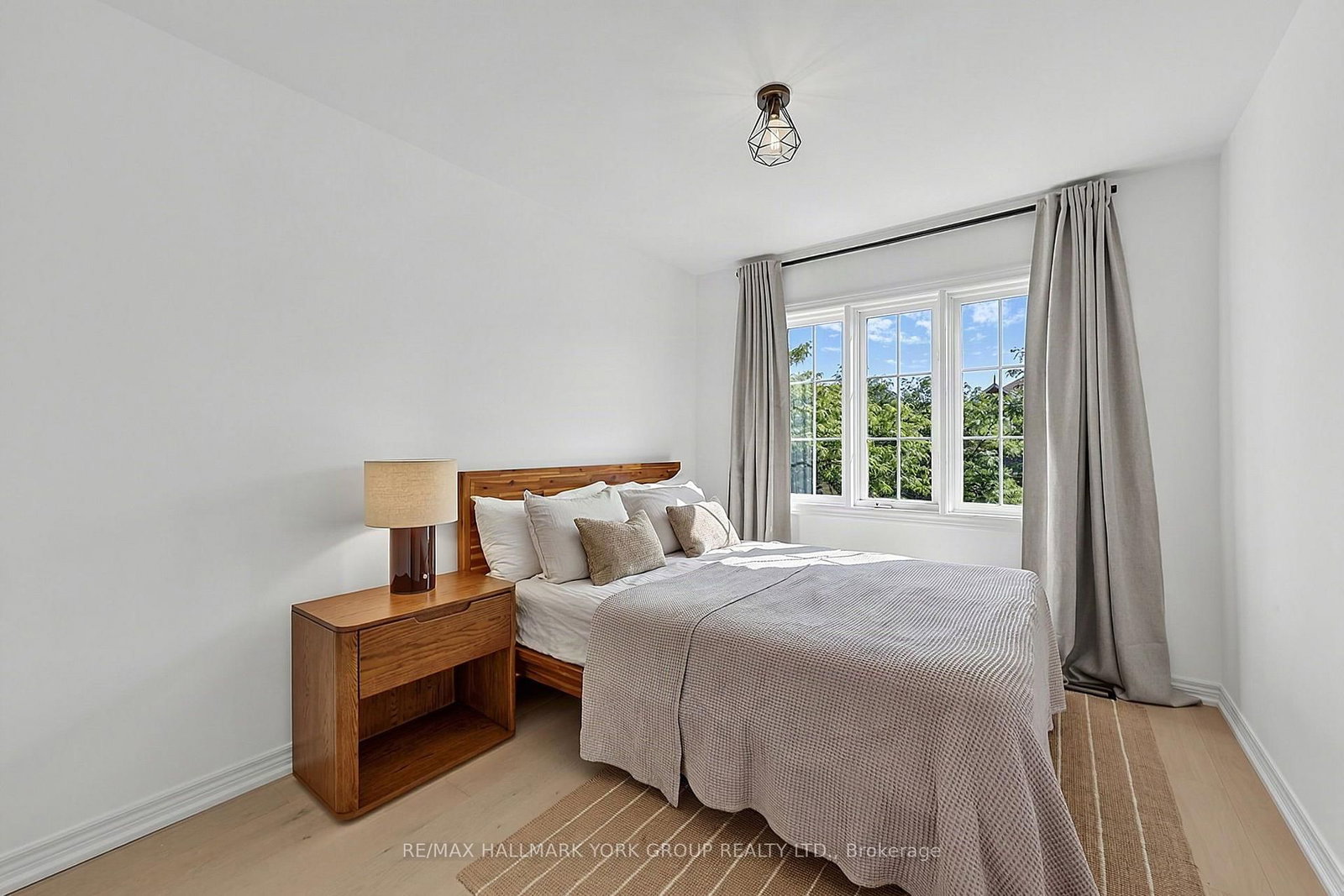 74 Snedden Avenue • Aurora, ON photo 24