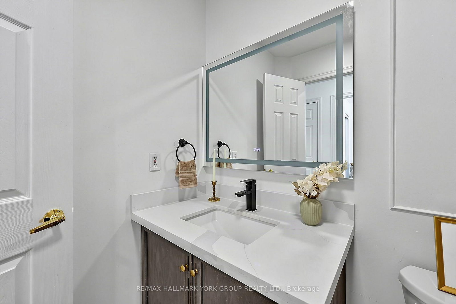 74 Snedden Avenue • Aurora, ON photo 25
