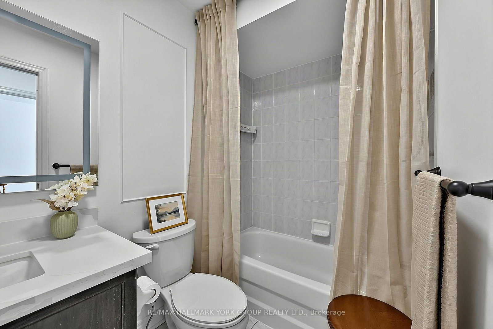 74 Snedden Avenue • Aurora, ON photo 26