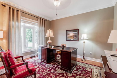 303 BABE'S Way • Whitchurch-Stouffville, ON photo 4