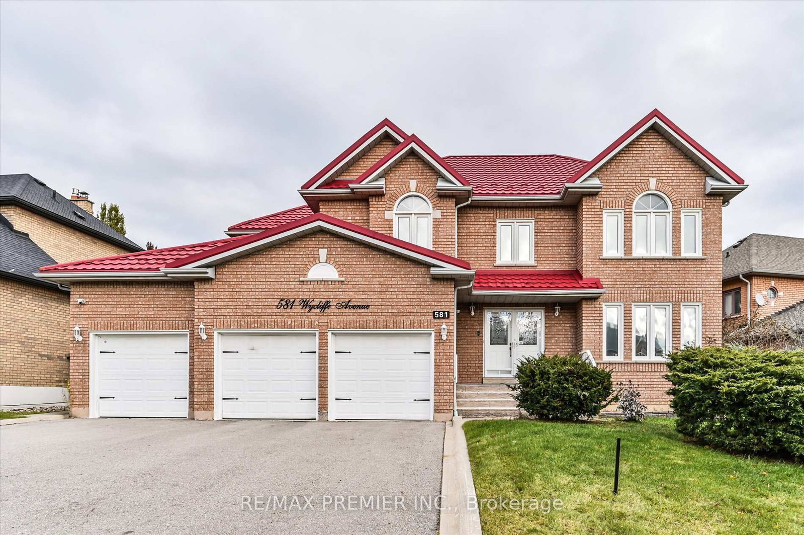 581 Wycliffe Avenue • Vaughan, ON photo 1