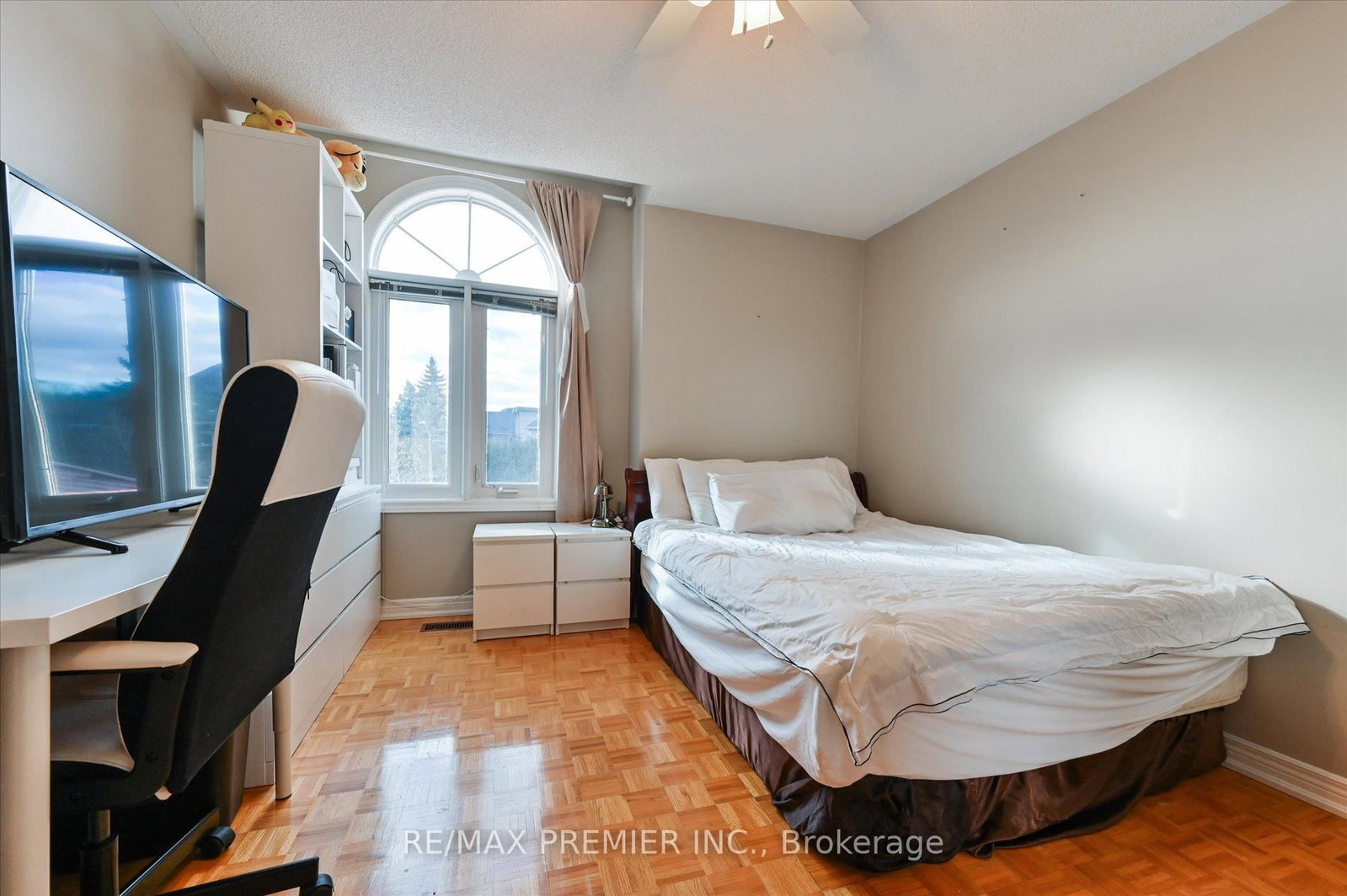 581 Wycliffe Avenue • Vaughan, ON photo 15