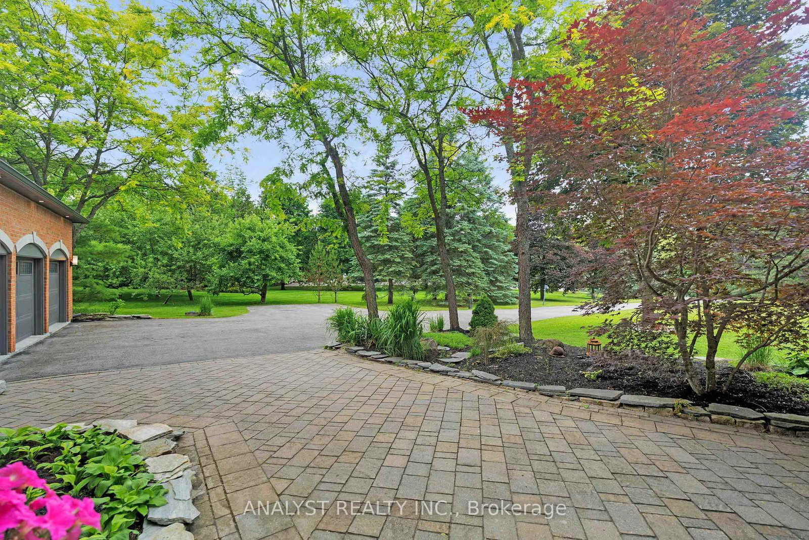50 Trainor Court • King, ON photo 3