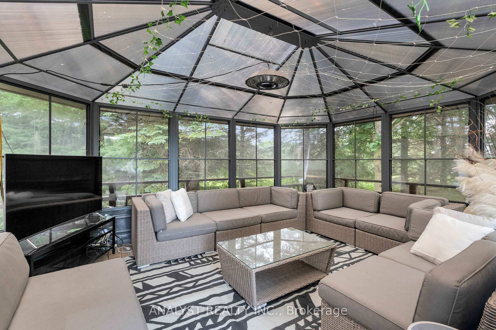 50 Trainor Court • King, ON photo 40