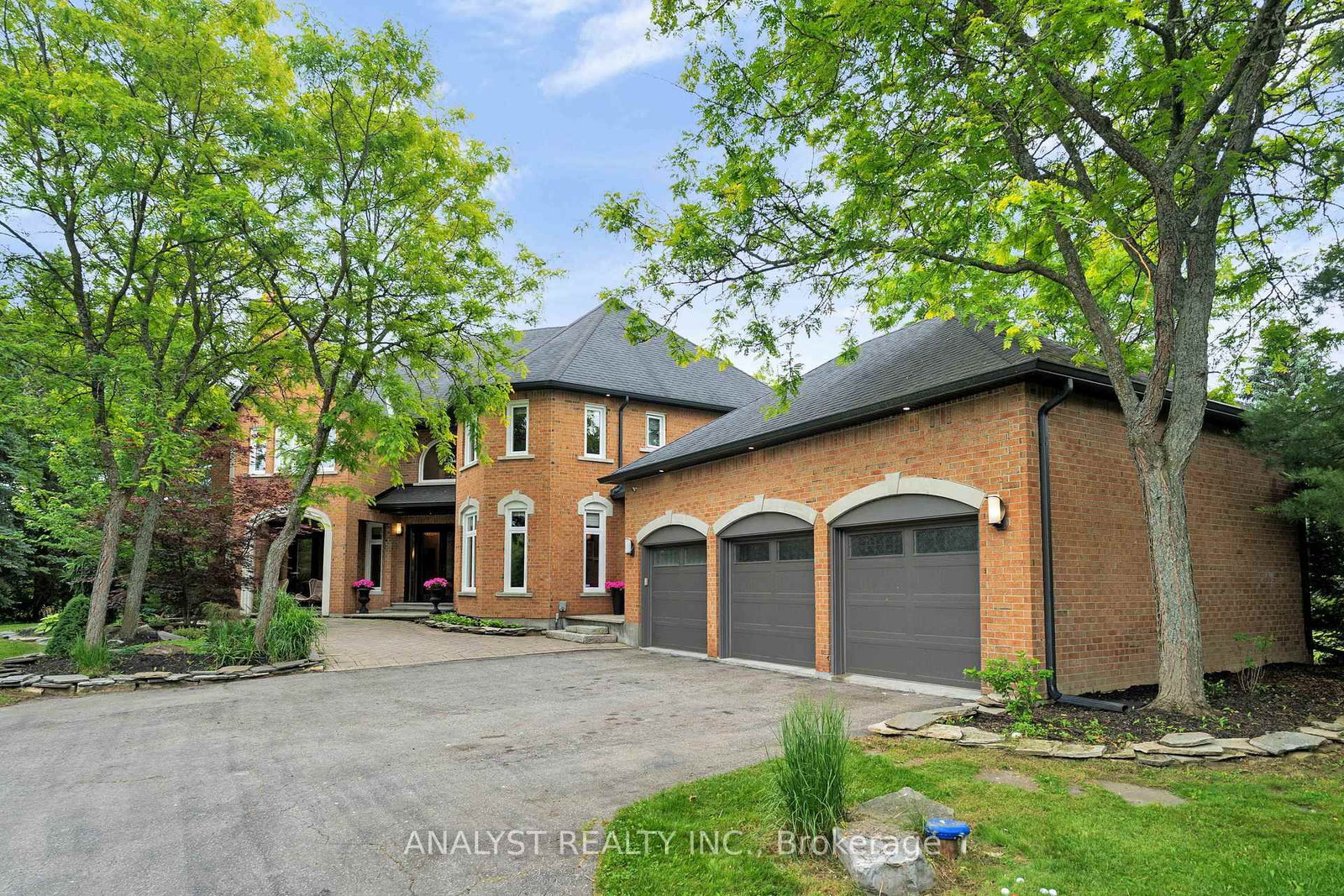 50 Trainor Court • King, ON photo 5