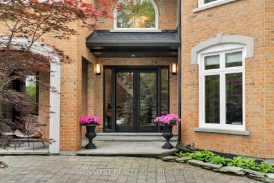 50 Trainor Court • King, ON photo 6