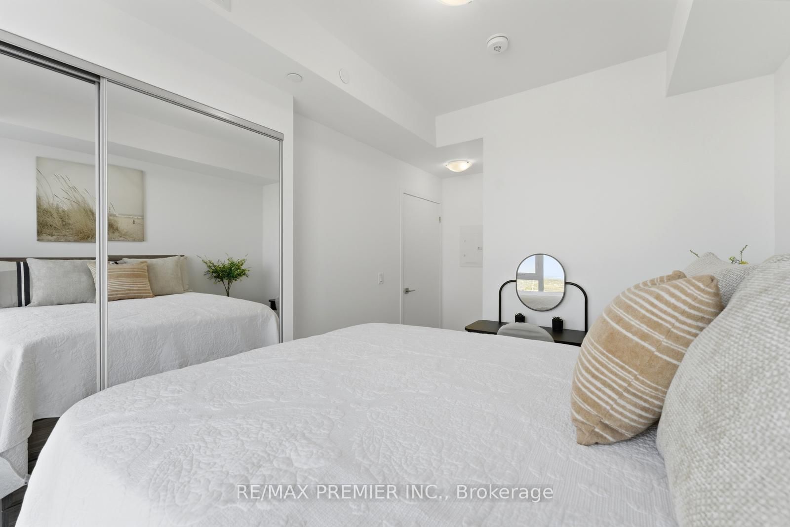 10 Abeja Street • #1512 • Vaughan, ON photo 11