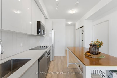 10 Abeja Street • #1512 • Vaughan, ON photo 5
