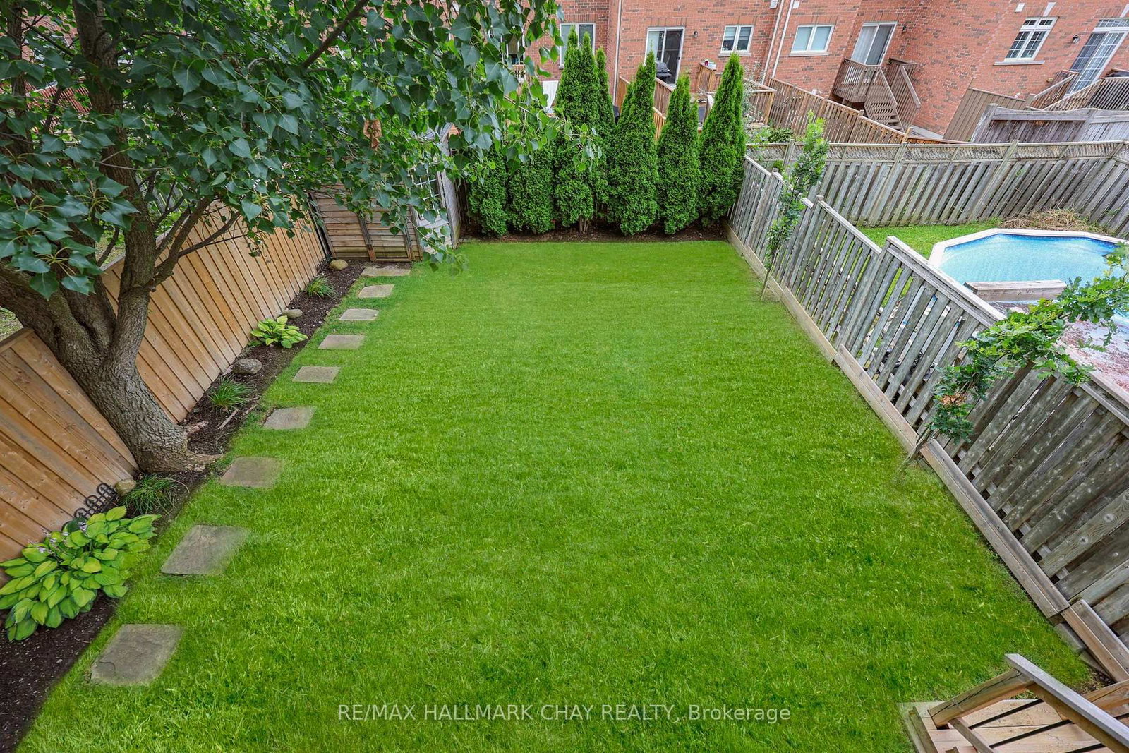 109 Noble Drive • Bradford West Gwillimbury, ON photo 3