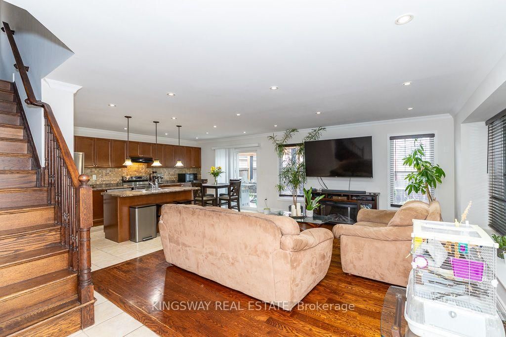 83 Kidd Crescent • New Tecumseth, ON photo 11