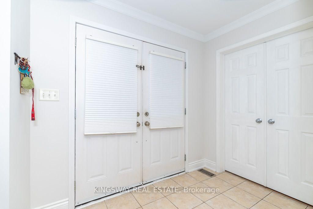 83 Kidd Crescent • New Tecumseth, ON photo 6
