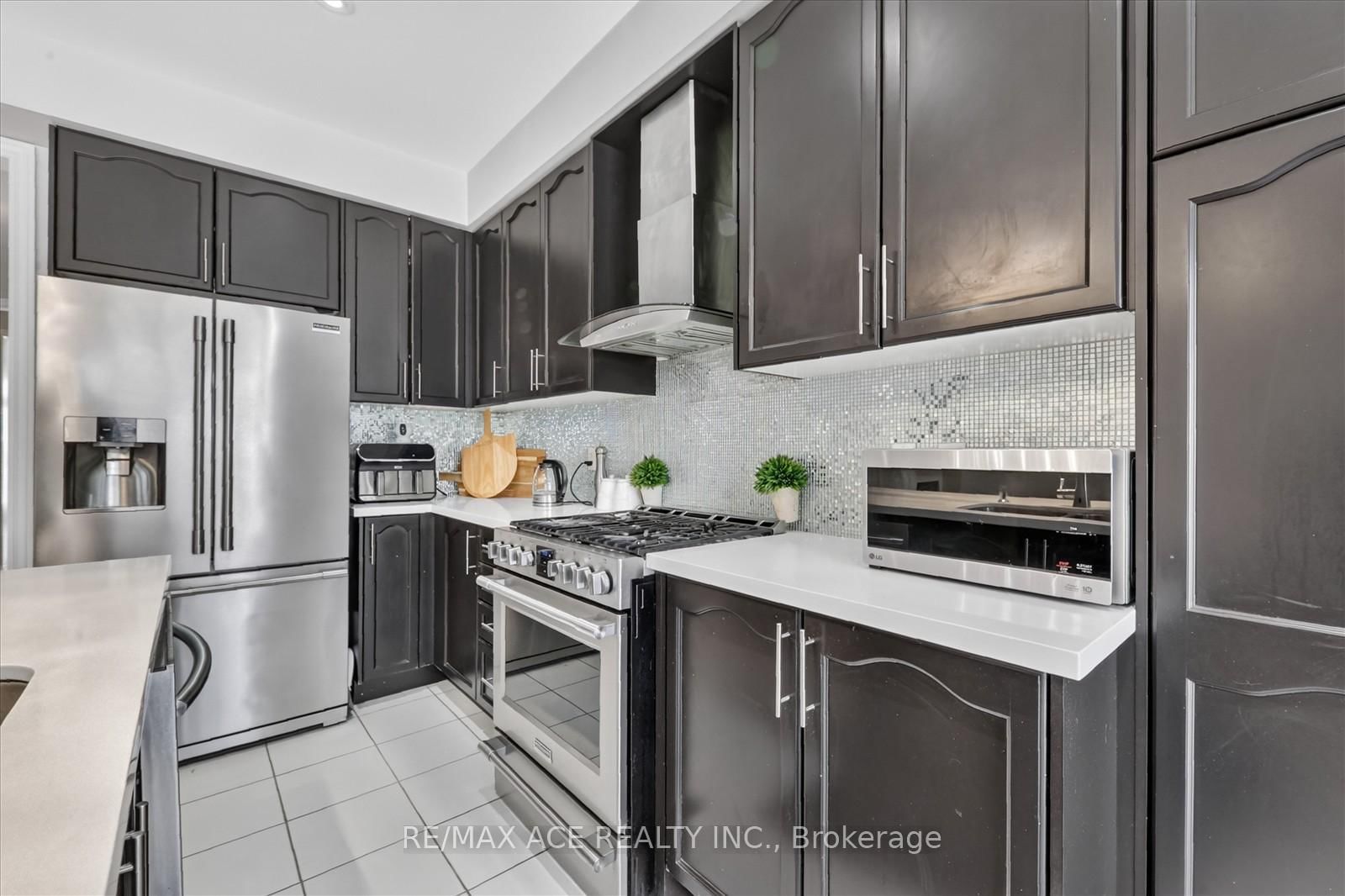 10 Andreeta Drive • Vaughan, ON photo 19