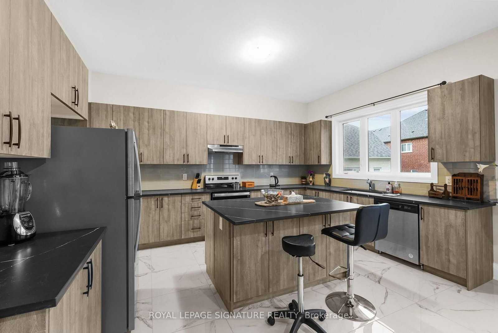 1733 Corsal Court • Innisfil, ON photo 10