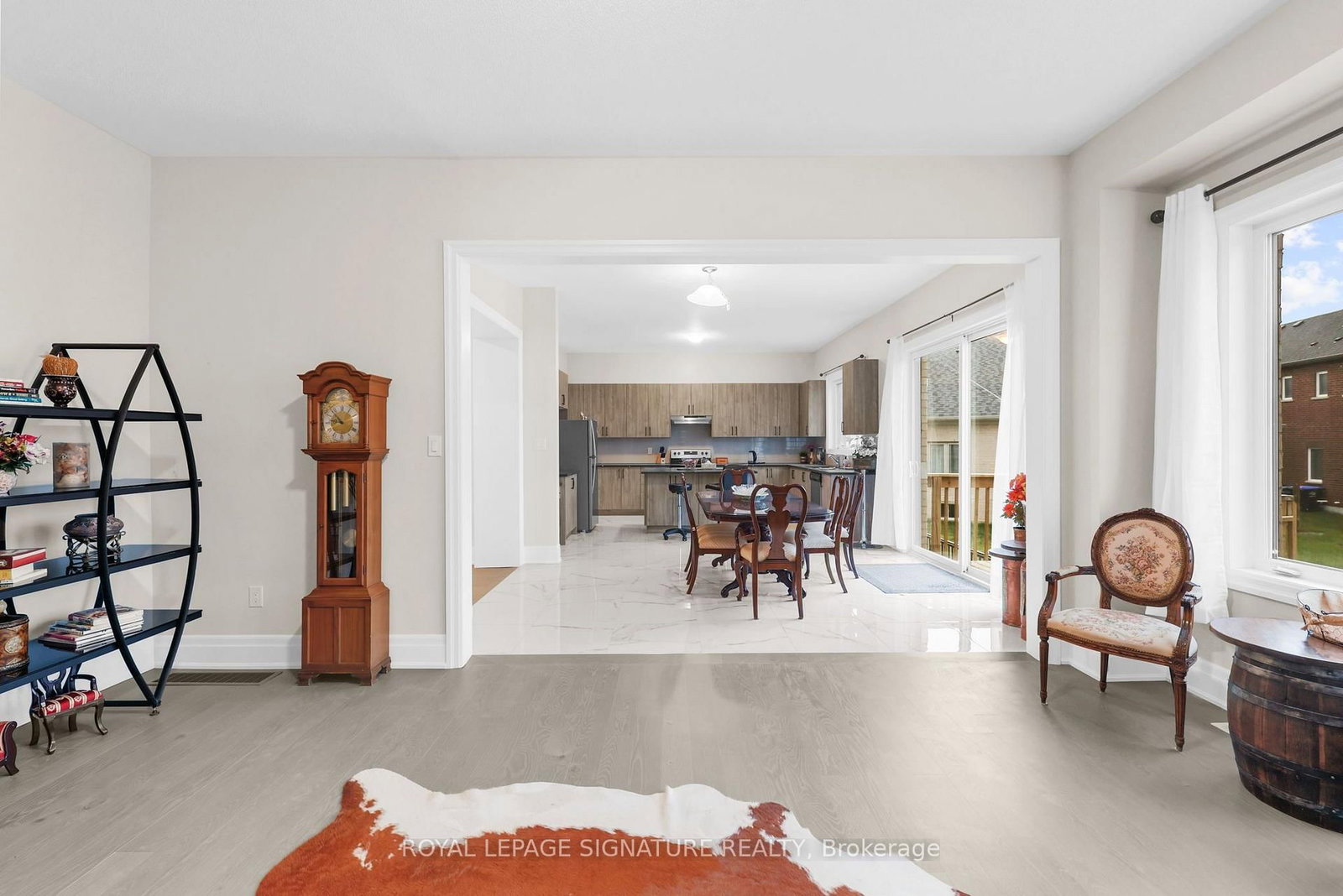 1733 Corsal Court • Innisfil, ON photo 4