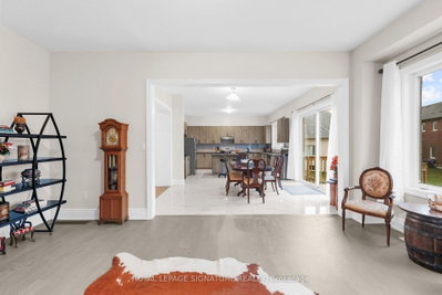1733 Corsal Court • Innisfil, ON photo 4