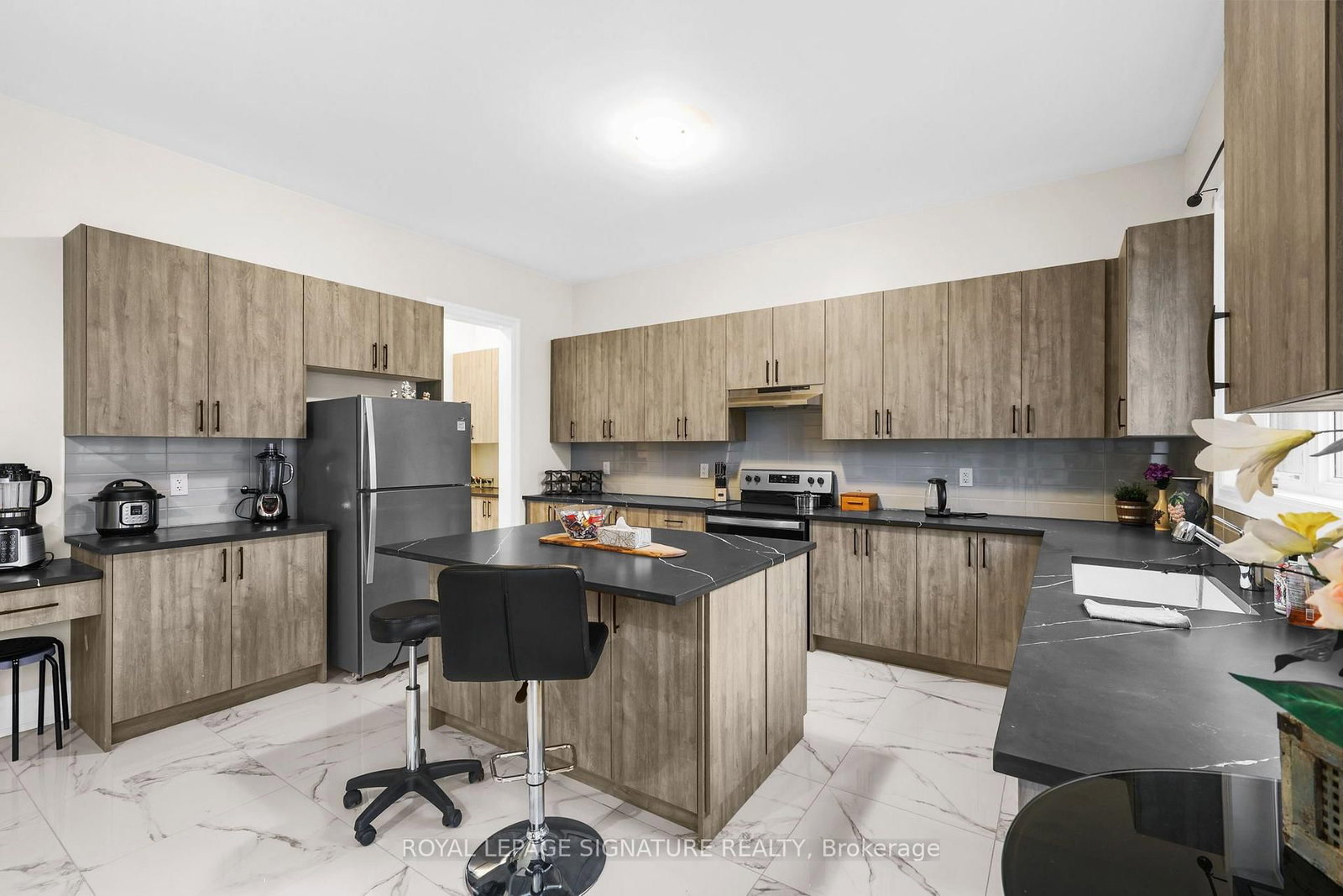 1733 Corsal Court • Innisfil, ON photo 8