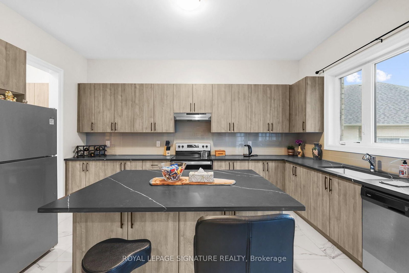 1733 Corsal Court • Innisfil, ON photo 9