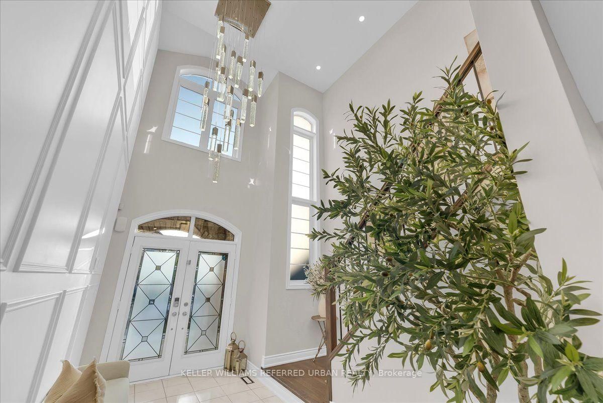 302 Inverness Way • Bradford West Gwillimbury, ON photo 4