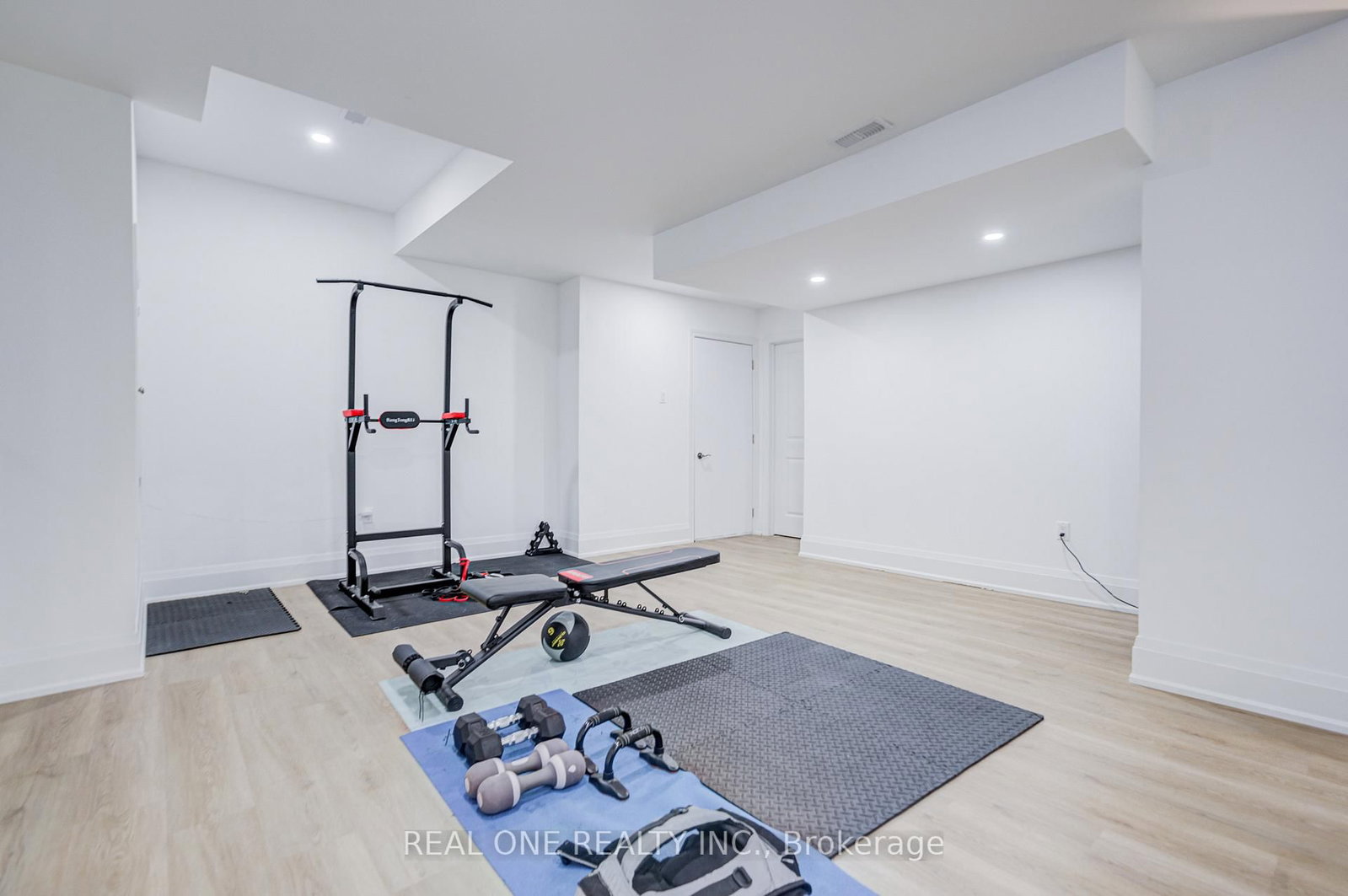 421 Flamingo Road • Vaughan, ON photo 40